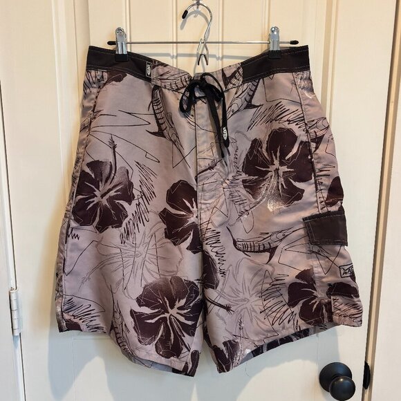 Men's Black and Gray Tropical Hibiscus Board Shorts | Size Large - Picture 2 of 6